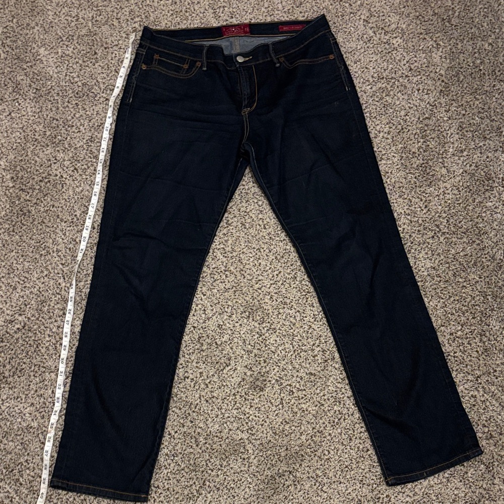 Lucky Brand- Classic Navy Women's “sweet n straight” Straight Leg - size 12/31